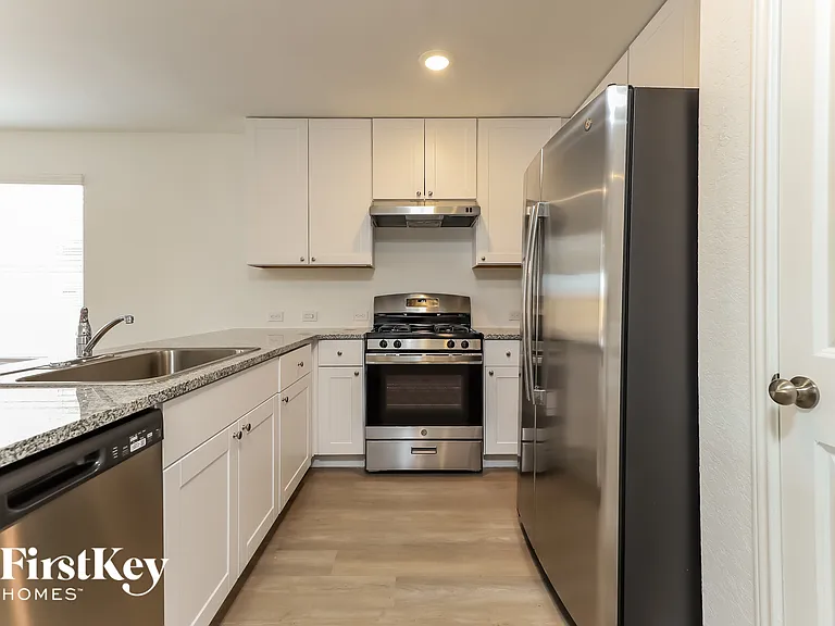 10643 Erinita Way — Photo 6