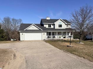 8956 Lamplighter Ln, Cadillac, MI