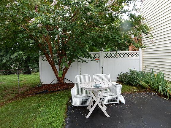 2nd image of 4733 Jacklin Dr NE