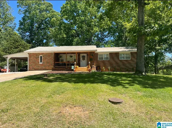 831 Bonnie Dr, Weaver, AL 36277