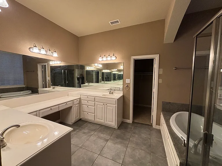 7812 Edgeglen Trl — Photo 18