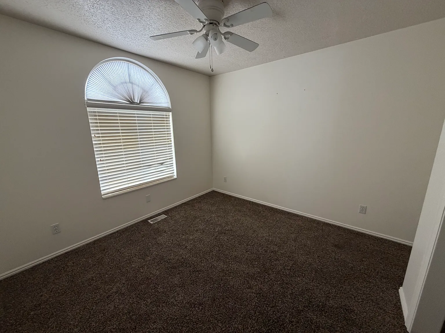 5572 S 4075 W — Photo 1
