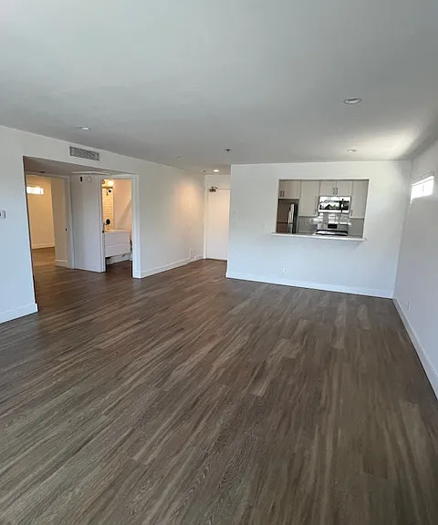 1223 20th St — Photo 3
