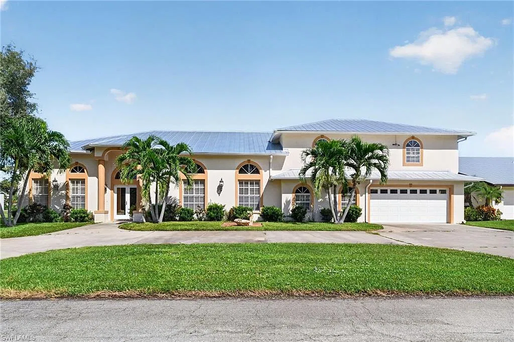 3 bed, 3.5 bath, 3289 sqft, $5,000 — Photo 3
