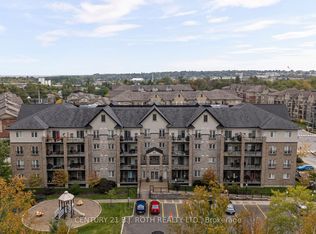 40 Ferndale Dr S #204, Barrie, ON L4N2L3