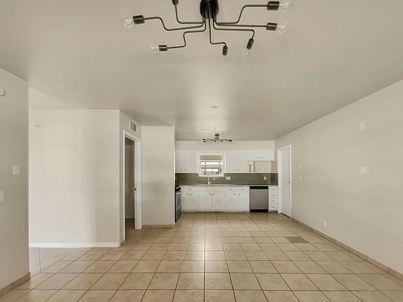 4th image of 550 Dolores Dr NW