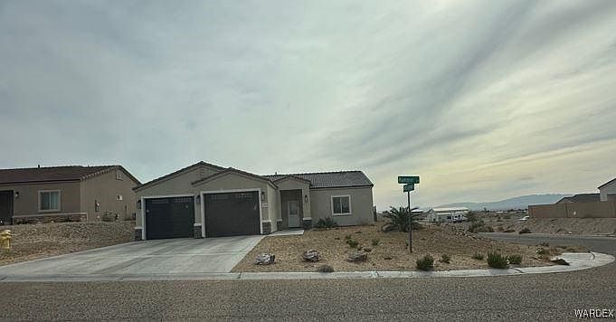 1st image of 2246 E Hammer Ln