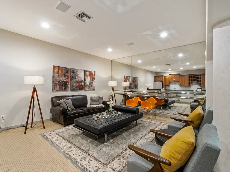 7926 Versilia Dr — Photo 30