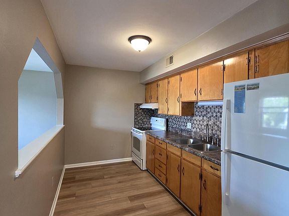5th image of 301 E Cleveland Ave #5