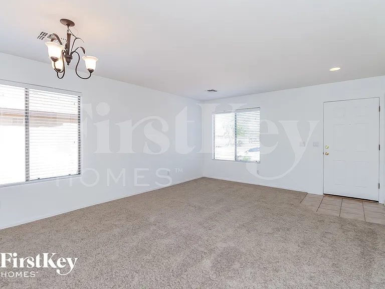 33140 N Cat Hills Ave — Photo 5