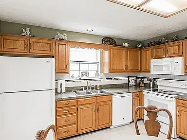 728 Jaywood Dr — Photo 8