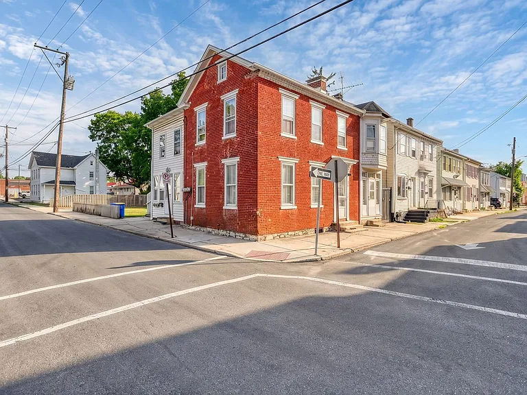 42 E Locust St — Photo 18
