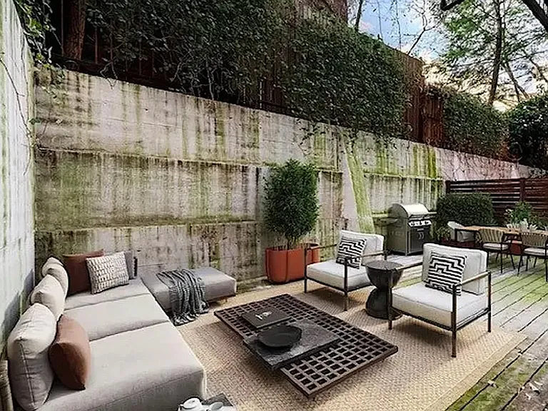 421 W 21st St #1A — Photo 2