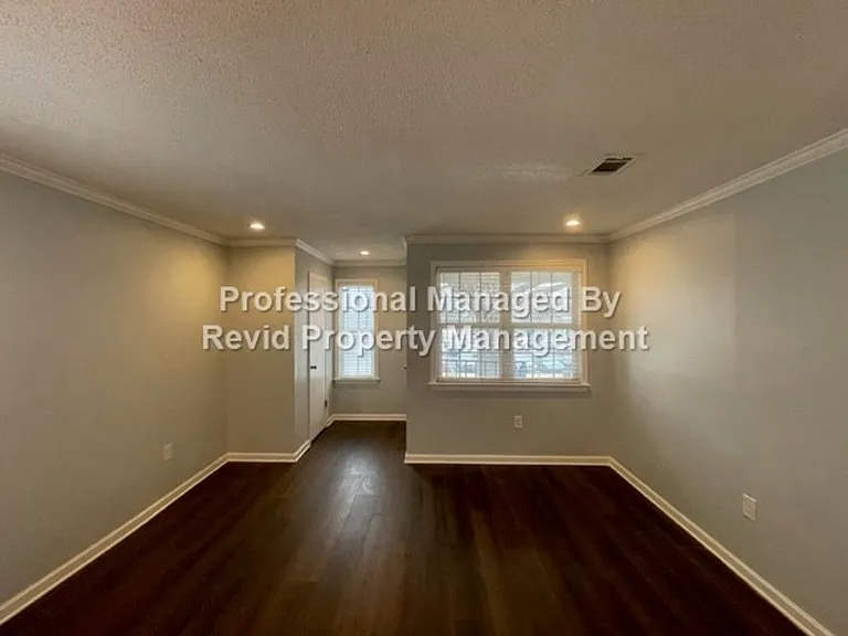 36 N. Auburndale — Photo 3