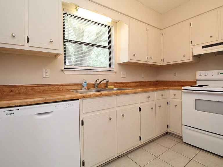 6201 Forest Pines Dr #D — Photo 6