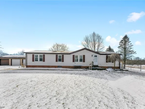 1115 W Garfield Rd, Columbiana, OH 44408