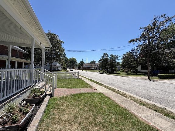 5th image of 404 Clay St