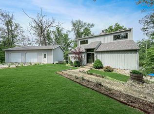 8945 W Aqua Ln, Huntingburg, IN 47542