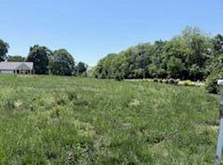 8236 Cedar Crest Ln, Louisville, KY 40291