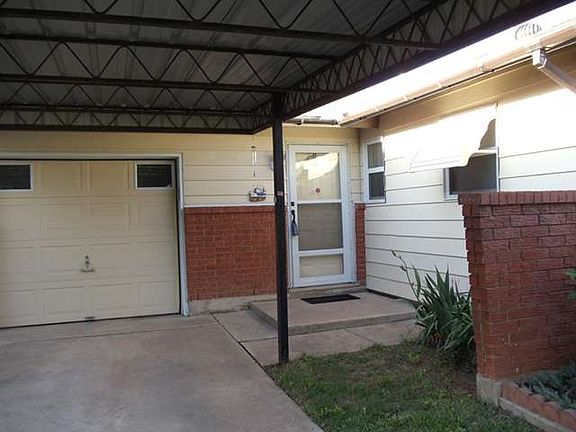 3rd image of 4009 NW Lindy Ave