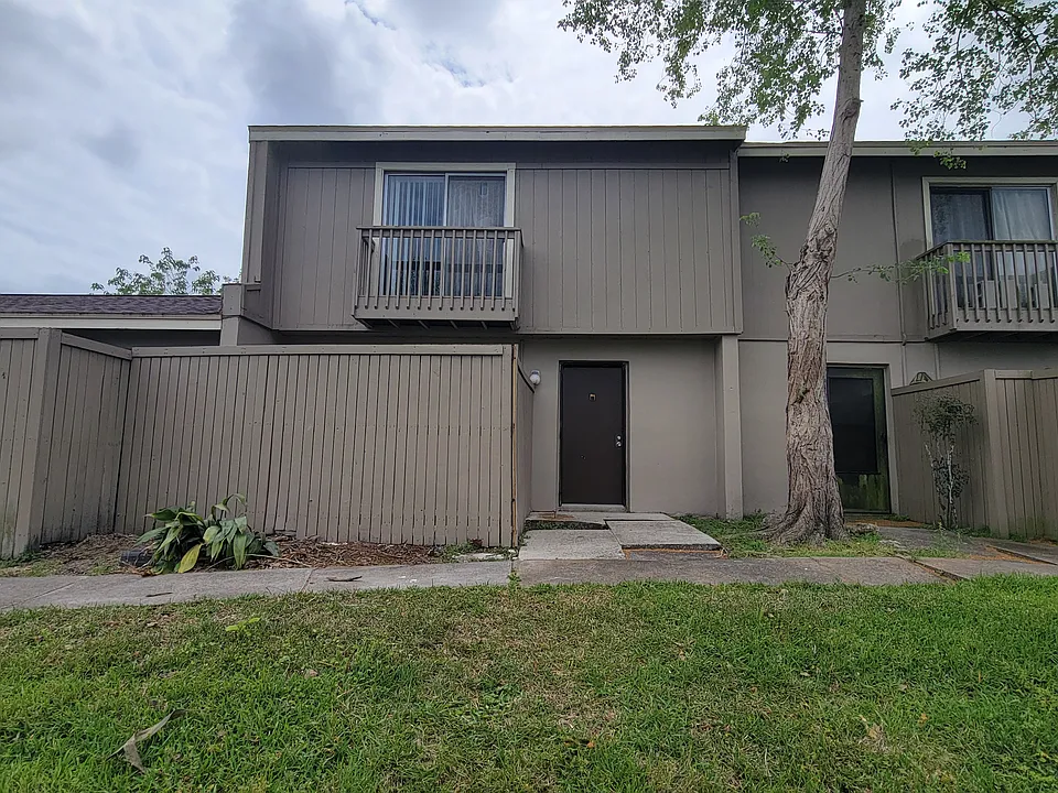 7910 Citrus Dr