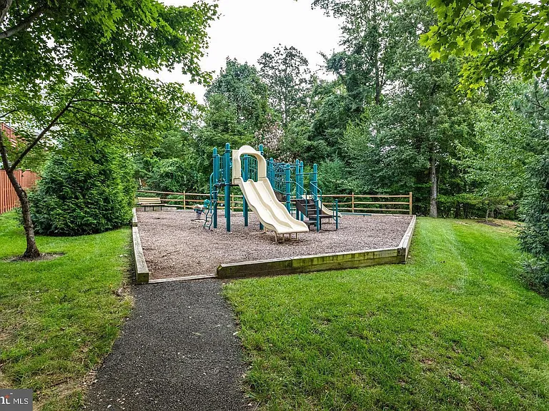 6485 Sutcliffe Dr — Photo 67