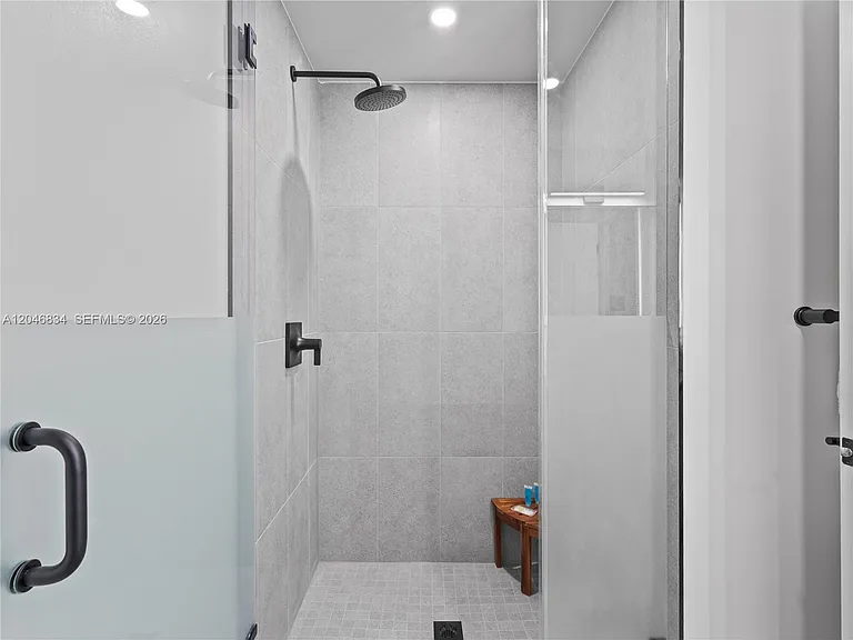 121 NE 5th St #504 — Photo 14