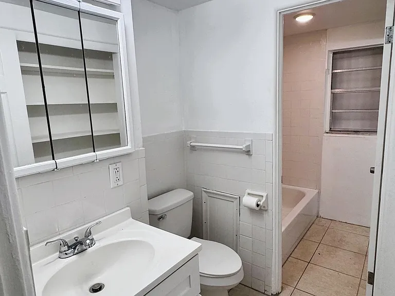 305 Edinburgh Dr — Photo 17
