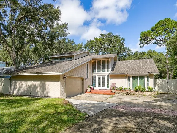 70 Bay Woods Dr, Safety Harbor, FL 34695