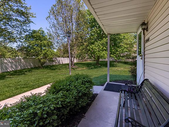 2nd image of 2704B Heatherstone Ct #2704B