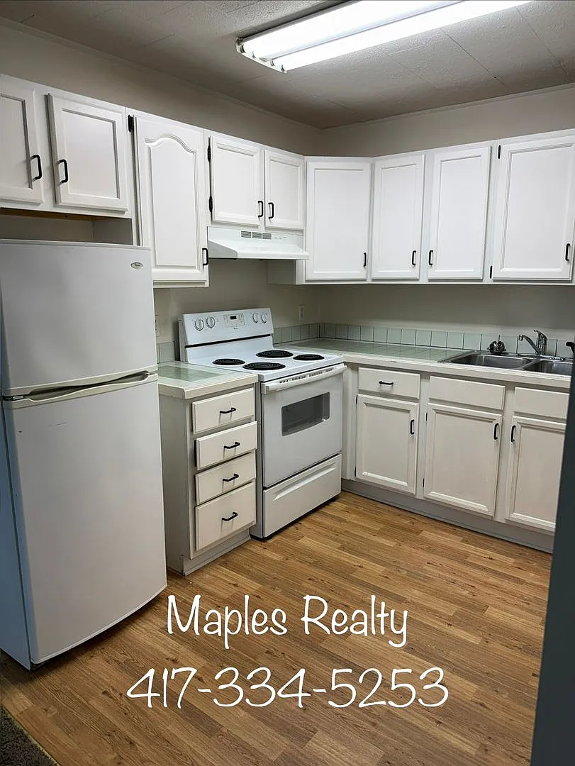 One bedroom one bathroom apartment in Kirbyville Missouri — Photo 4