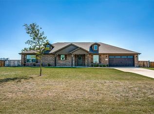 226 Live Oak Ln, Decatur, TX 76234