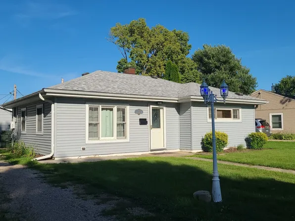 1204 Harvey Dr, Sterling, IL 61081