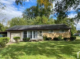 1002 N James St, Champaign, IL 61821