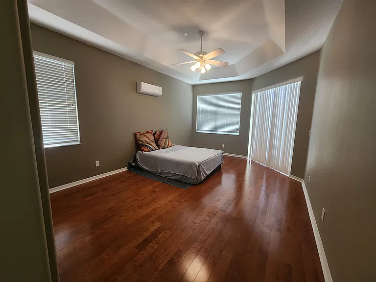 Master Bedroom
Access to the Lanai & Pool