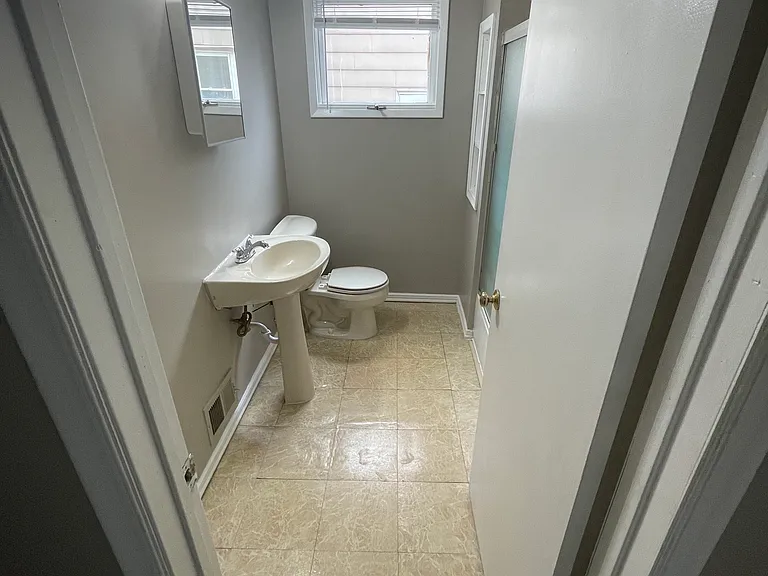 26844 La Salle St — Photo 11