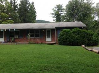 908 White Pine Dr, Laurel Park, NC 28739