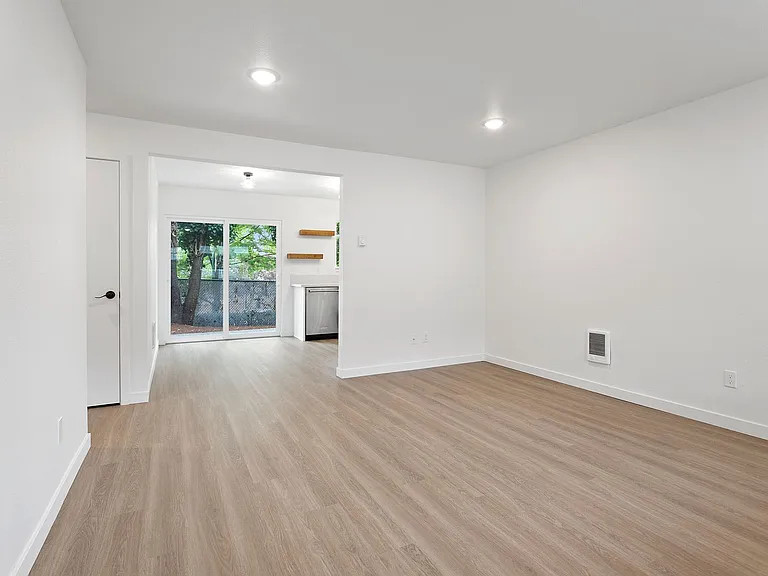 Powell Place — Photo 6