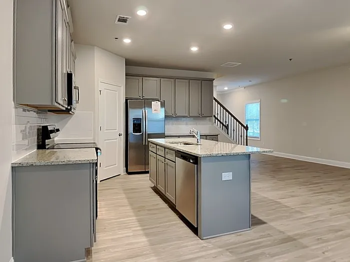 115 Wayne Ln — Photo 5