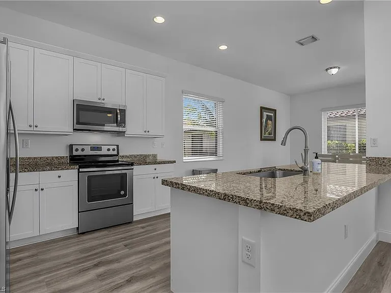 5396 Cameron Dr — Photo 14