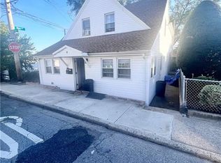 97 Ebony Ct, Brooklyn, NY 11229