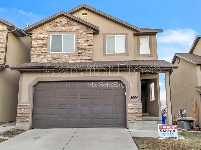 2004 N Churchill Dr — Photo 1
