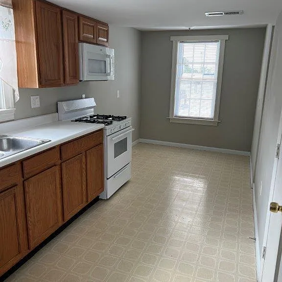 7320 Montgomery Rd — Photo 28