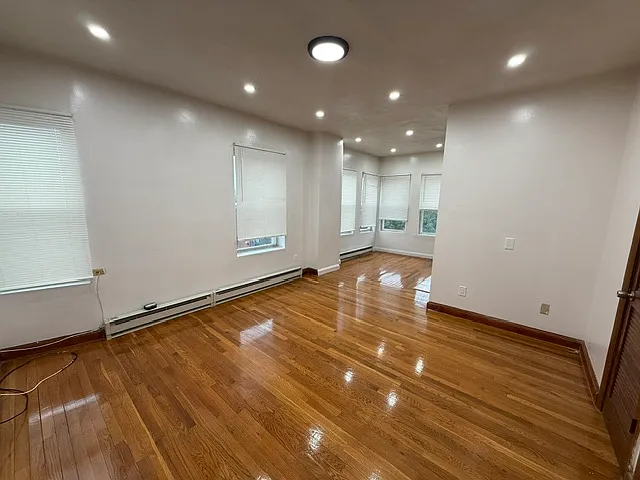 1 Kenilworth St #6 — Photo 1