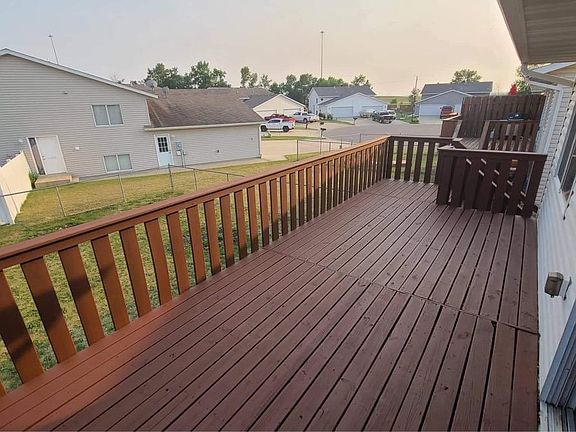 4th image of 1011 Oak Pl