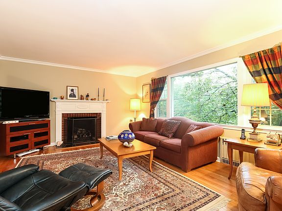 2nd image of 1644 Mamaroneck Ave