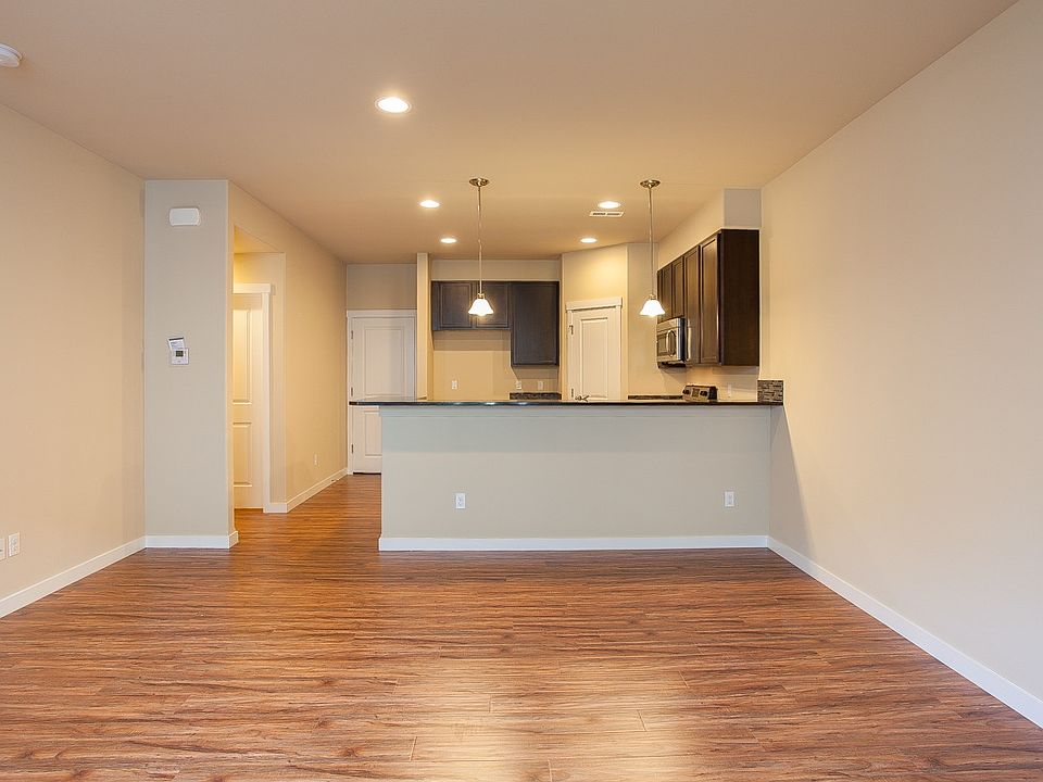 1st image of 13921 34th Dr SE Unit E