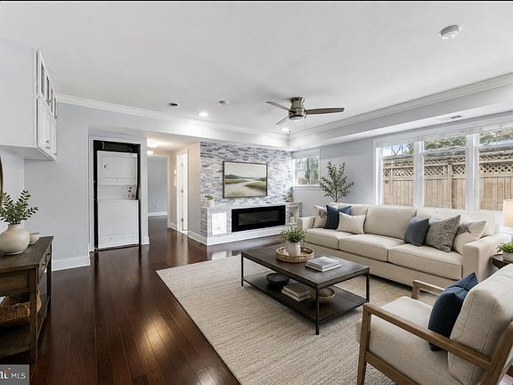 2nd image of 3201 8th St SE APT 10