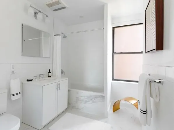 915 West End Avenue image 6 of 11