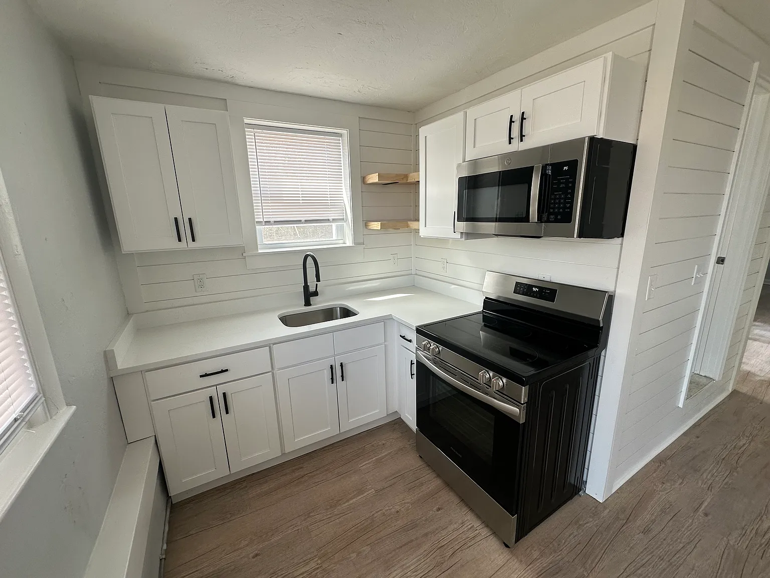 1 bed, 462 sqft, $2,100 — Photo 3